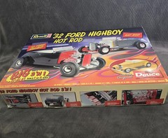Vintage Revell Big Deuce ’32 Ford Highboy Hot Rod 1:8 3’n1 Model Kit Yellow