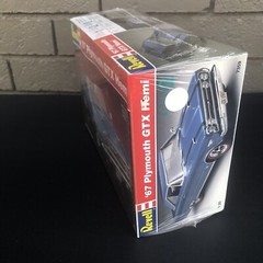 Vintage 1/25 REVELL ’67 PLYMOUTH GTX HEMI NEW OLD STOCK FACTORY SEALED 1994