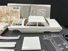 AMT K-362 1962 Mercury Meteor Sedan Annual Vintage Car Model KIT 1/25 McM