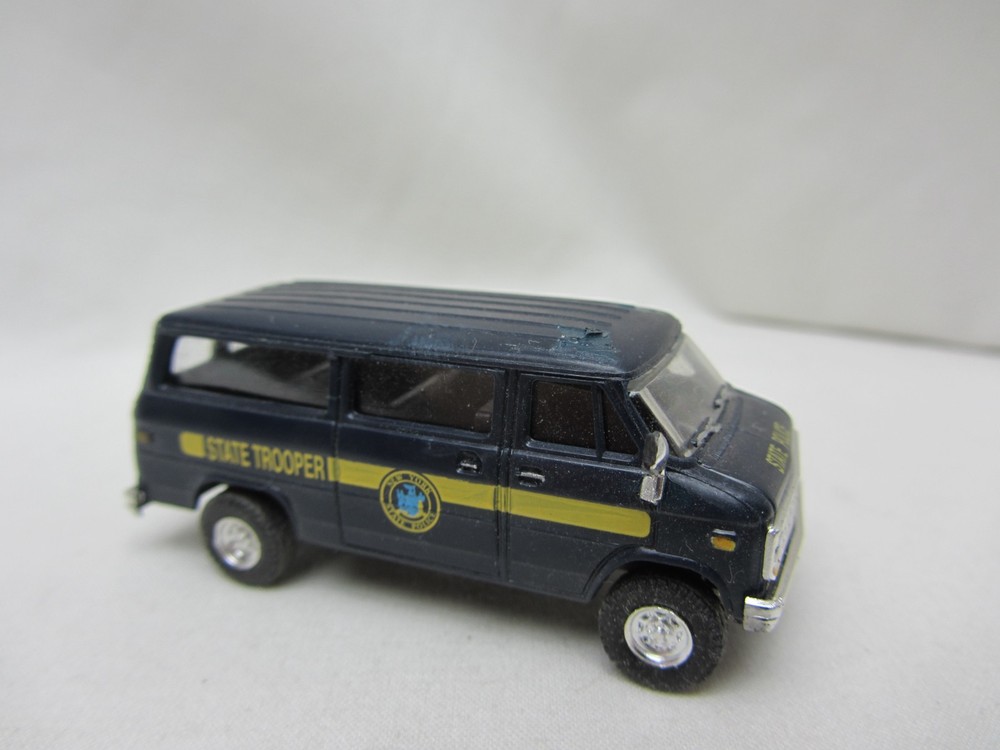 Trident Miniatures Chevrolet State Trooper Police Van 1/87 HO