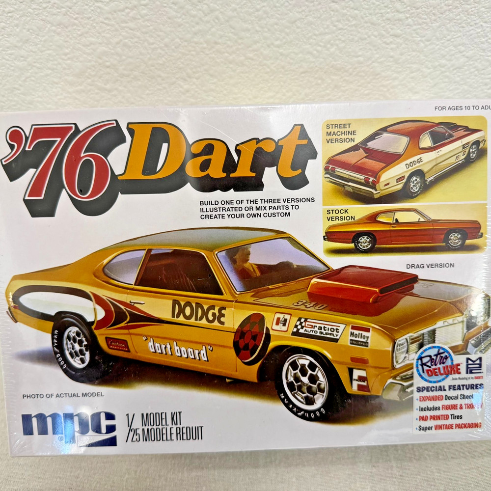‘Retro Deluxe’ Issue MPC 1976 ’76 DART in 1/25, Build 1 of 3 Ways,
