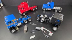 4 MONOGRAM SNAP 1/32 BUILT TRUCKS / PARTS FREIGHTLINER MACK KENWORTH BC TRUCKS