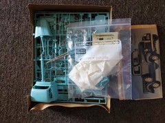 Vintage 1995 NIOB Monogram ‘50 Ford Pickup 1:25 Scale Model Kit 2457
