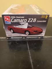 AMT ERTL 1996 Chevrolet Camaro Z28 Convertible 1:25 Scale Model Kit Red