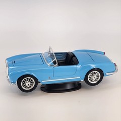 Bburago 1955 Lancia Aurelia B24 Spider 1:18 Diecast Model Light Blue Car Stand