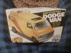 Vintage..MPC 1/32 scale…Dodge Van-snap together model kit…