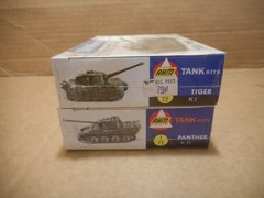 2 Vintage AHM German Tiger & Panther Tank Model Kits Snap Together 1/72 NOS