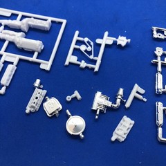 C NOTE Ford 5.0 302 Engine W 4 BBL & HO EFI Intake 1:25 RVL LBR Model Parts