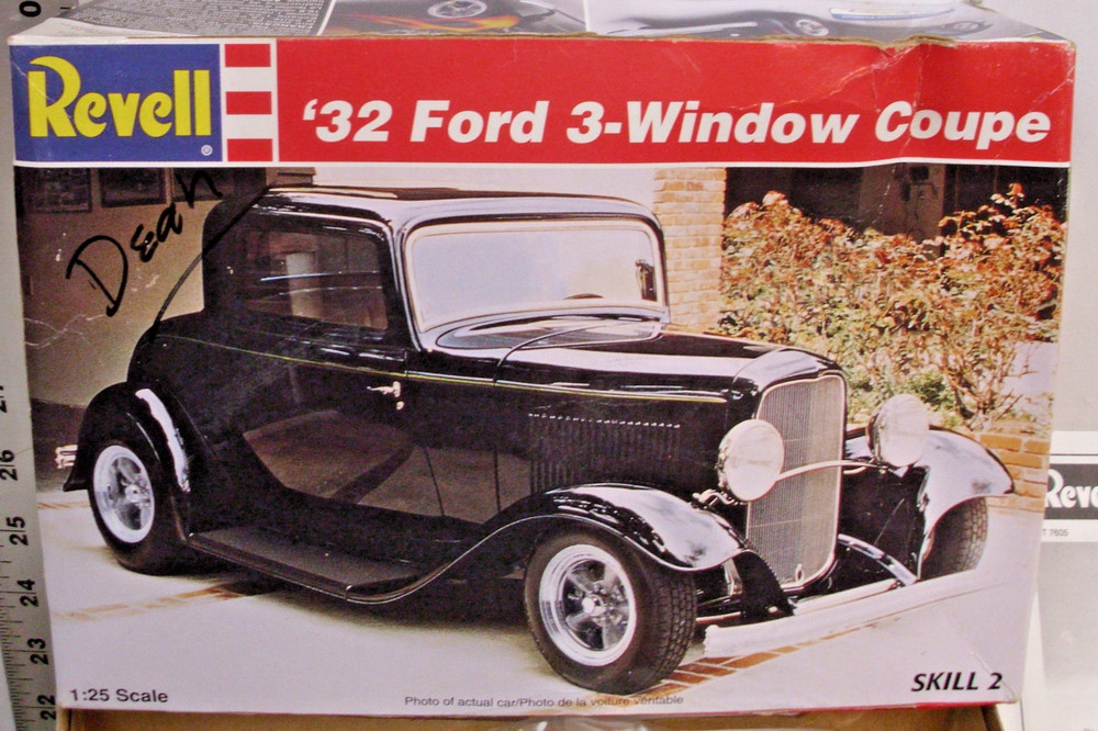 REVELL 32 FORD 3 WINDOW COUPE MODEL KIT 1:25 85-7605
