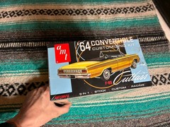 AMT 1964 Oldsmobile F-85 Cutlass Convertible 1:25 Model Kit 3 in 1