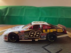 1/24 Dale Jarrett #88 UPS Ford Taurus NASCAR Robert Yates Racing