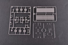 Trumpeter 1/35 01047 M270/A1 Multiple Launch Rocket System Finland/Netherlands