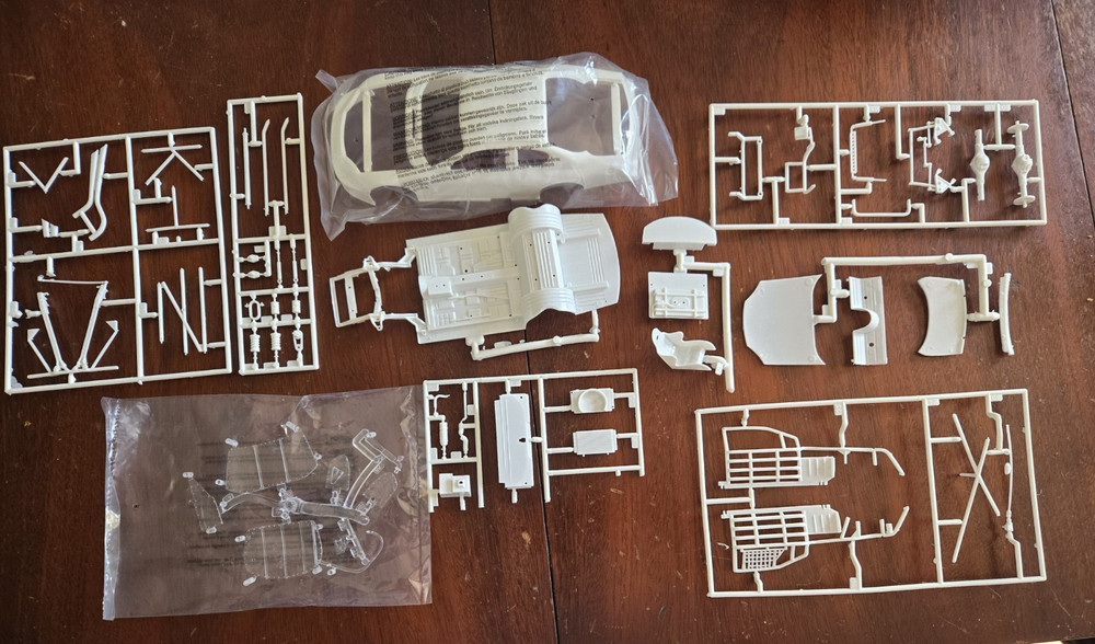 AMT ERTL #24 Dupont Monte Carlo 1:25 #38069A Body & Suspension Parts STK A24