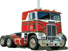 AMT White Freightliner 2-in-1 SC/DD Cabover – Plastic Model Truck Kit – 1/25