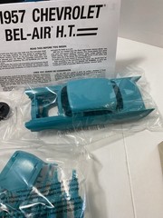 AMT 1957 Chevy Bel Air Model Car Scale 1:25 – Blue/White
