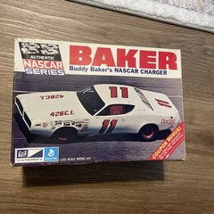 MPC BAKER NASCAR BUDDY BAKER’S CHARGER CAR MODEL KIT 1:25 1-1702-225 NEW, 1972