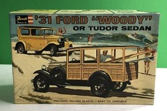 REVELL Model Kit 31 FORD WOODY Or TUDOR SEDAN 1/24 H-1275-200 Beach Boys Vibe