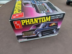 AMT Phantom Ford Econoline Custom Van AMT767/12 1/25