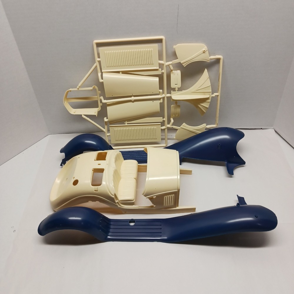 Pocher 1/8 Alfa Romero Spider Touring Grand Sport K73 Read Disrip