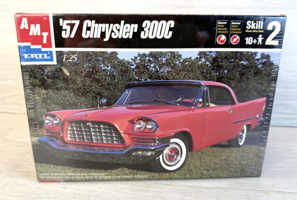 NEW SEALED AMT ERTL ’57 Chrysler 300C Model Kit Hot Rod Car 1:25 Scale