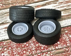 1/24 Scale: 15-inch “Smoothie” Resin Wheels W/ Wide Rear Tires￼