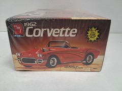 AMT ERTL 1/25 – 1962 CORVETTE 3 IN 1 – Plastic Model Kit – 6521 – New