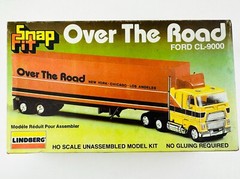 Snap Fit Over The Road Ford CL-9000 Sleeper Lindberg HO Scale Model Kit # 1047