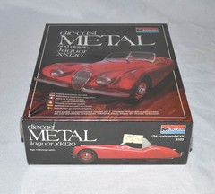 New Sealed NOS Jaguar XK120 Monogram 1:24 Scale Metal & Plastic Model Car Kit No