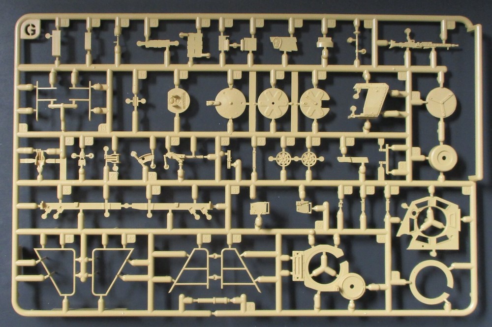 Rye Field 1/35 Scale Leopard 2A6 – Parts Tree G from Kit No. 5065