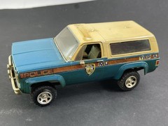 1/25 REVELL L.A. SHERIFF’S FORD BRONCO New York Police Built Up Kit 1984