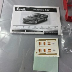 Revell ’85 Camaro Z/28 Builder 101 1:24 Model Kit 85-0803 Red OPEN BOX READ