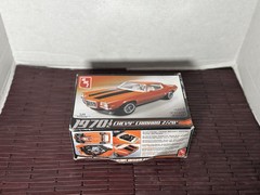 AMT 1970 1/2 Chevy Camaro Z28 Model Kit 1/25 Scale #635l/12