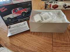 AMT 1978 Ford 4×4 Truck Firestone Super Stones, 1/25 Scale Model Kit, Open Box