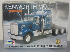 Revell 1/25 Scale Kenworth W900 Aerodyne