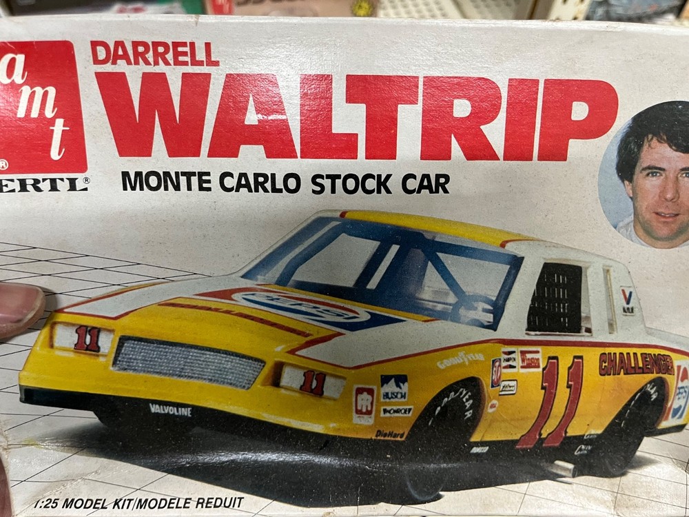 AMT 8043 #11 Darrell Waltrip Pepsi Monte Carlo vintage Nascar 1/25 McM Niob