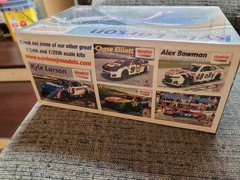 Salvinos JR Models “Hendrick” Kyle Larson 2024 Camaro ZL1 Nascar 1/24 Car Kit