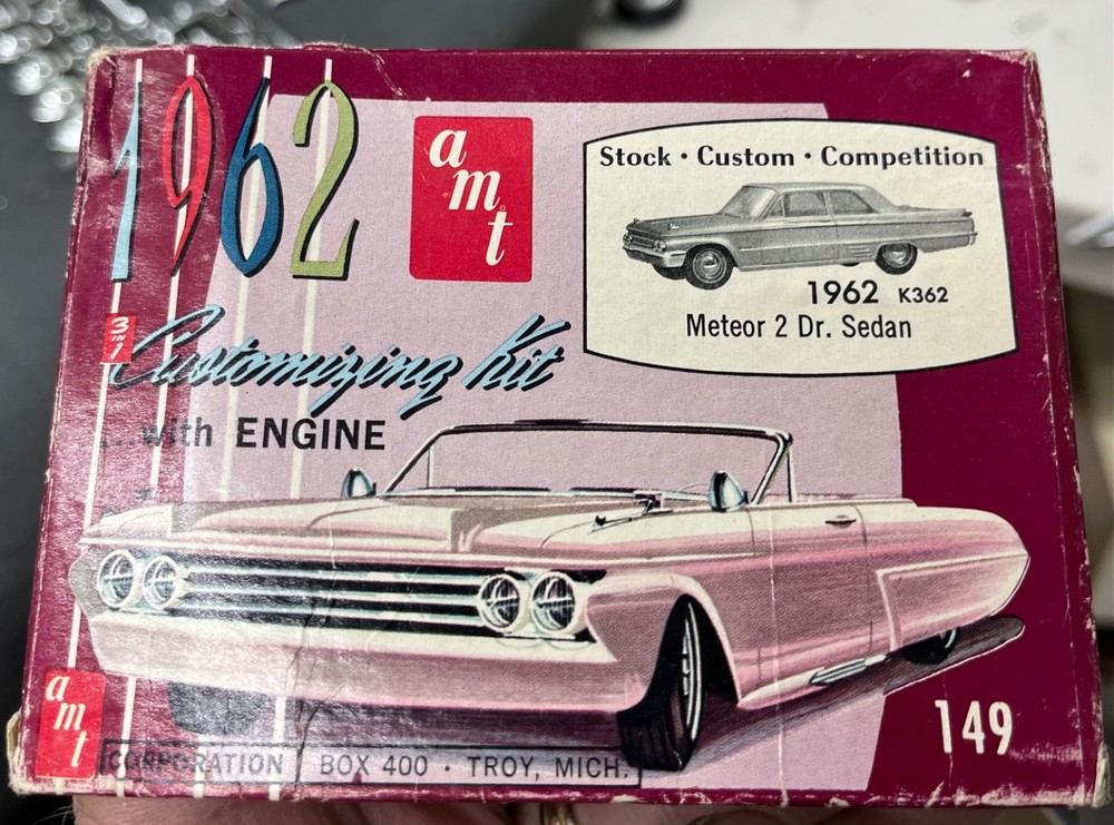 AMT K-362 1962 Mercury Meteor Sedan Annual Vintage Car Model KIT 1/25 McM