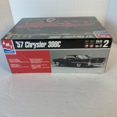 Vintage AMT Ertl ’57 Chrysler 300C Model Kit 1:25 Sealed 120+ Parts Car Hobby