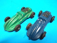 Vintage Cast Medal RACE CARS (2) – Old Toys-4 1/2″