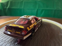 1/24 Dale Jarrett #88 UPS Ford Taurus NASCAR Robert Yates Racing