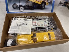 Revell Hot Rod Mickey Thompson’s Funny Car Model kit 1/16 scale (1)