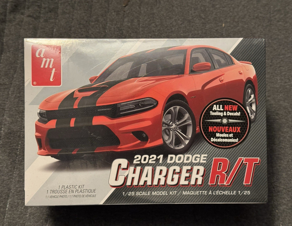 AMT 2021 Dodge Charger R/T 1:25 Scale Plastic Model Kit AMT1323M/12