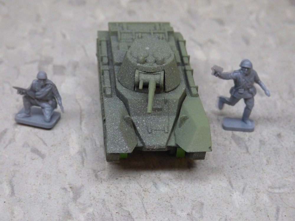 MIR / Roco Minitank Compatible WWII Russian bT-7 & Airfix Soldiers Lot#7430B©