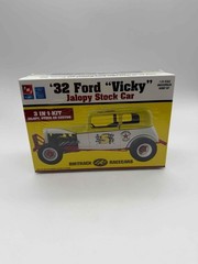 2006 AMT Ertl DTR ’32 Ford Vicky Jalopy Stock Car 3-in-1 Kit #21710P Sealed