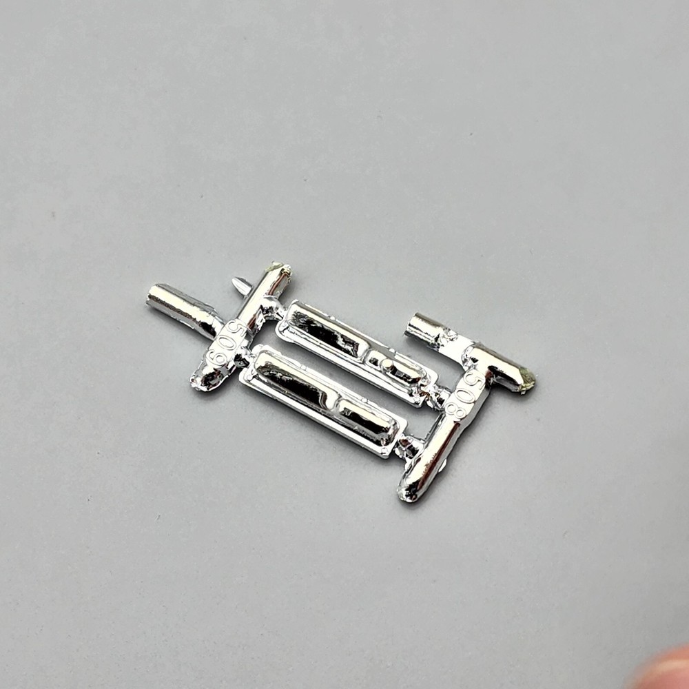 Moebius Models 1/25 1956 Chrysler 300B 1207 Parts Kit Bash Chrome Valve Covers