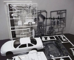 DONOR 2001-2002 NASCAR PONTIAC GRAND PRIX STOCK CAR MODEL KIT-REVELL – 1/24