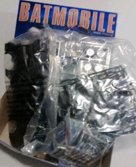 AMT 1/25 Batmobile 1989 Movie Model Car Kit AMT935 W/ Back Drop, NEW OPEN BOX