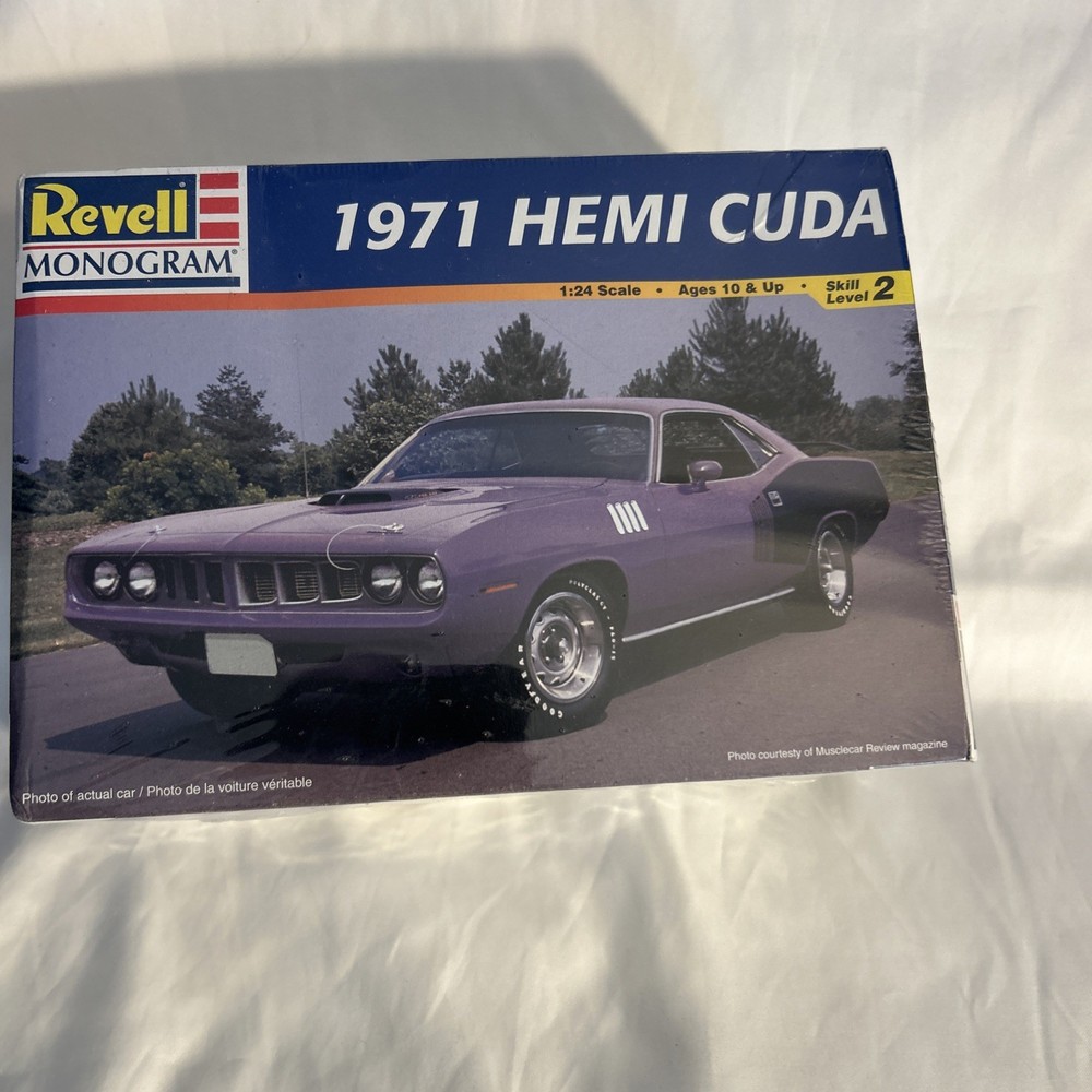 Revell Monogram 1971 Hemi Cuda Plymouth 1:24 Unassembled Factory Sealed