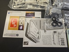 AMT, Retro Deluxe, ’62 Ford Thunderbird, 2n1, 1/25 scale !!Sealed Inside!!