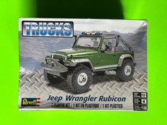 JEEP WRANGLER RUBICON MODEL KIT REVELL 1/25 SCALE BRAND NEW SEALED COOL LOOK!!